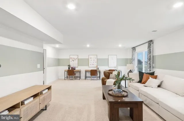 $2,800 | 124 Woodford Drive, Stephens City, VA 22655