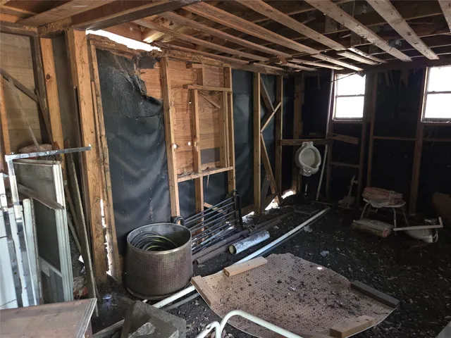 $85,000 | 64 Honeycomb, Palacios, TX 77465