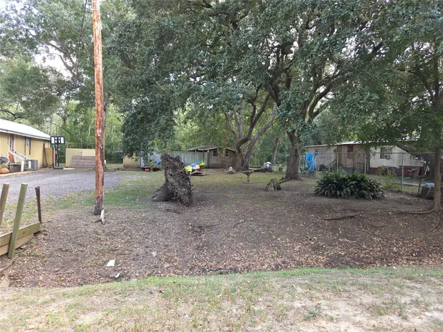 $85,000 | 64 Honeycomb, Palacios, TX 77465
