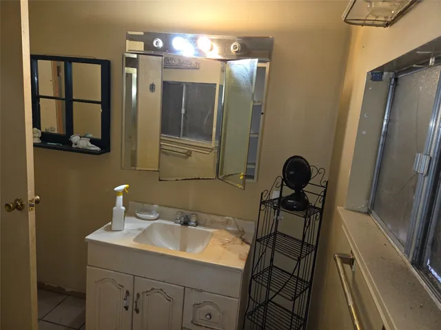 $85,000 | 64 Honeycomb, Palacios, TX 77465