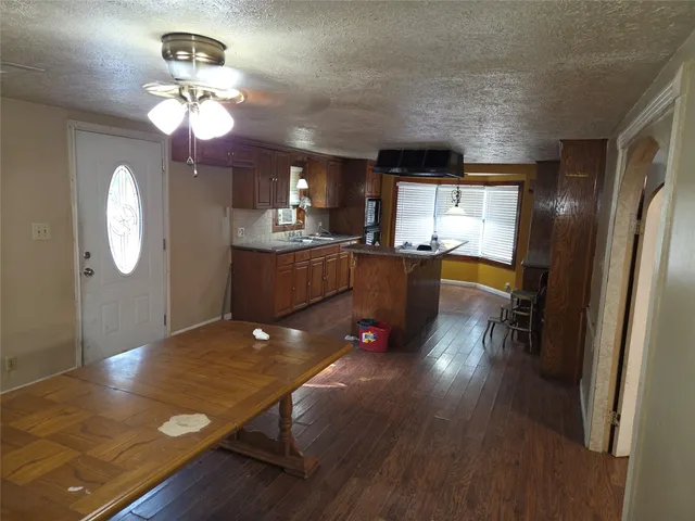 $85,000 | 64 Honeycomb, Palacios, TX 77465