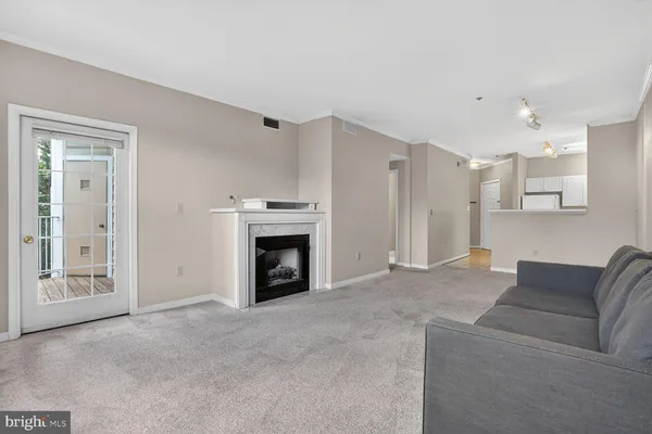 $2,600 | 1645 International Drive, Unit 312, McLean, VA 22102