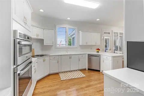 $1,575,000 | 21216 Norman Shores Drive, Cornelius, NC 28031