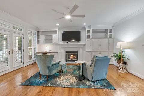 $1,575,000 | 21216 Norman Shores Drive, Cornelius, NC 28031