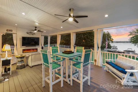 $1,575,000 | 21216 Norman Shores Drive, Cornelius, NC 28031