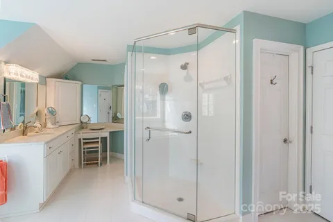 $1,575,000 | 21216 Norman Shores Drive, Cornelius, NC 28031