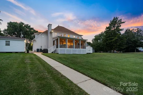 $1,575,000 | 21216 Norman Shores Drive, Cornelius, NC 28031