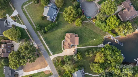 $1,575,000 | 21216 Norman Shores Drive, Cornelius, NC 28031