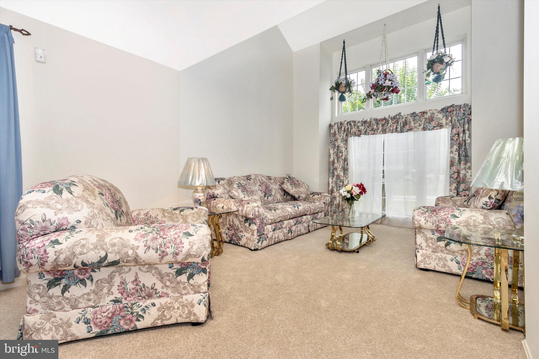 9432 Ridgeview Drive Columbia, MD 21046 - Photo 11 of 41 Living room