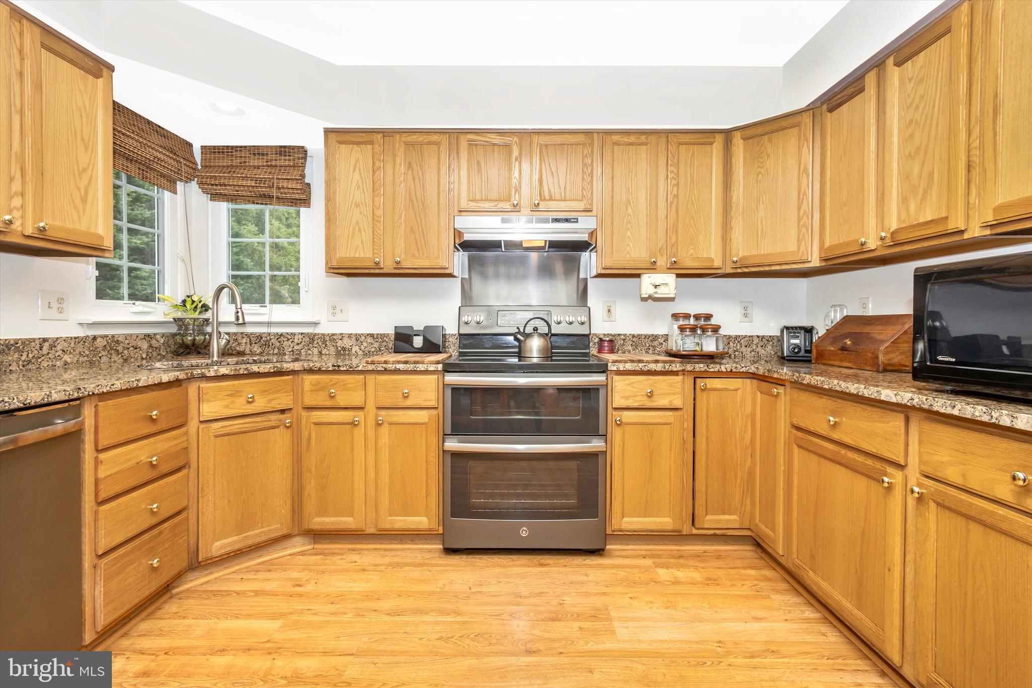 9432 Ridgeview Drive Columbia, MD 21046 - Photo 17 of 41 Kitchen