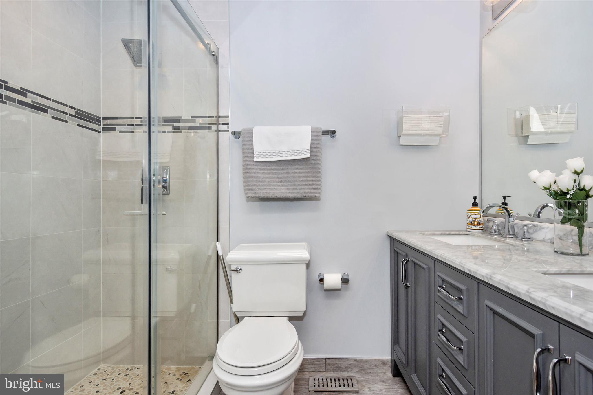 9432 Ridgeview Drive Columbia, MD 21046 - Photo 33 of 41 Owner's suite bathroom