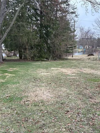 $159,900 | 138 North Holcomb Road, Clarkston, MI 48346