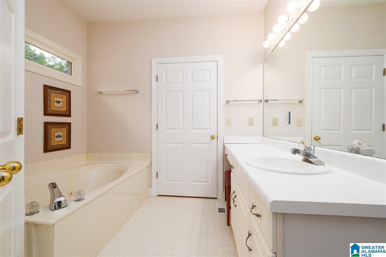 505 Meadow Ridge Circle Birmingham, AL 35242 - Photo 20 of 33