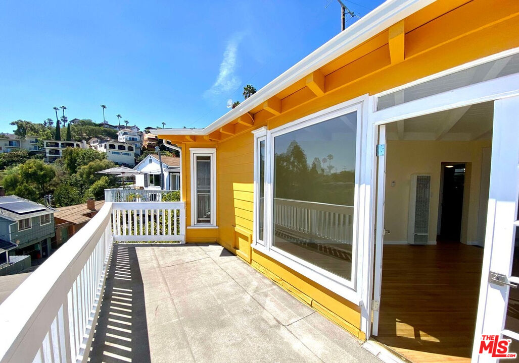 2019 Hillcrest Road Los Angeles, CA 90068 - Photo 10 of 10