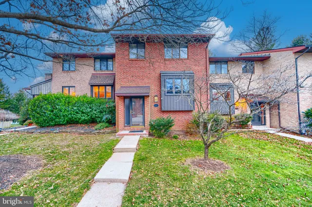 $2,900 | 414 Five Farms Lane, Lutherville-Timonium, MD 21093