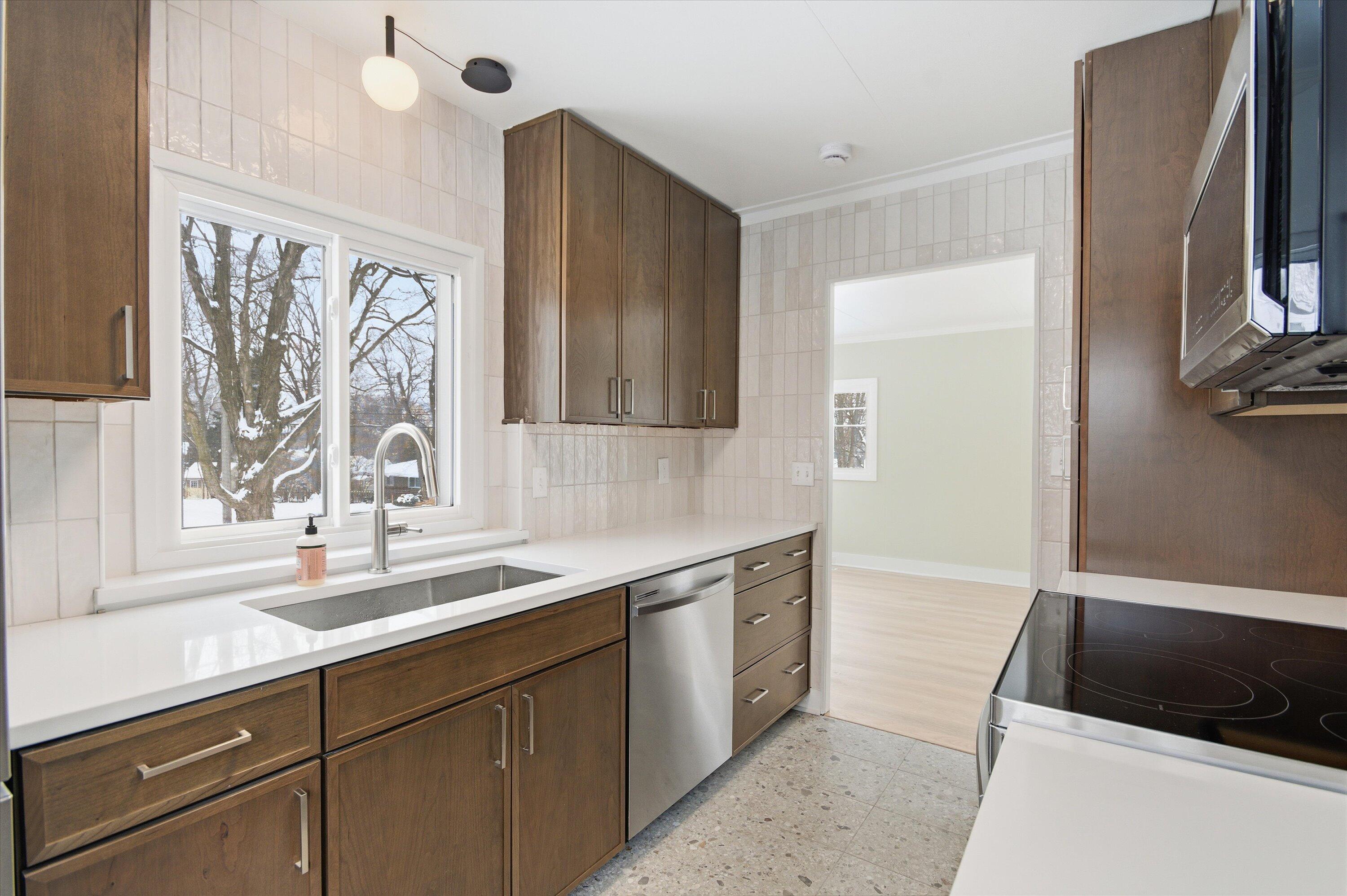 2029 Ferdon Road Ann Arbor, MI 48104 - Photo 12 of 32 14-14