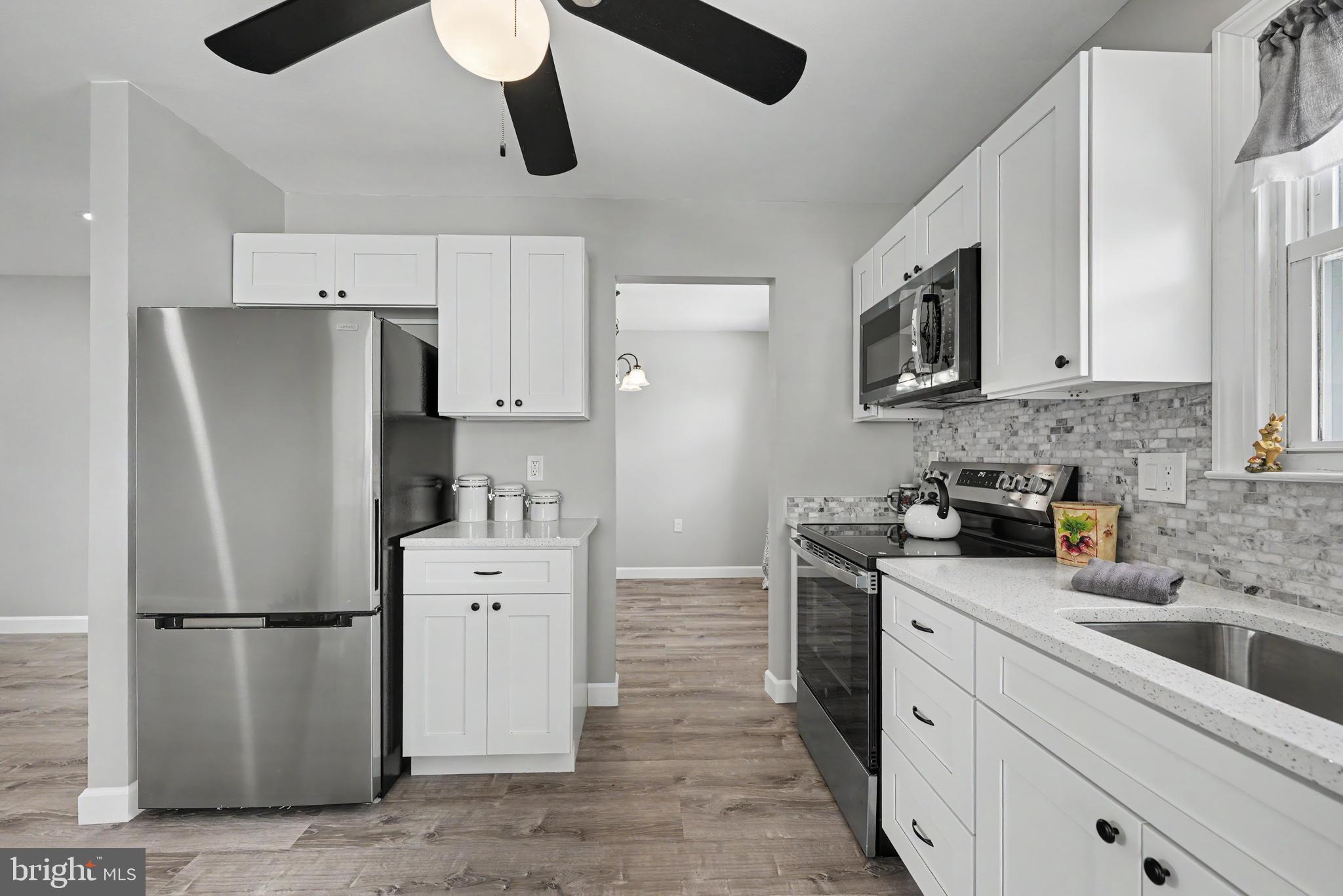 20 Hummingbird Lane Whiting, NJ 08759 - Photo 8 of 27