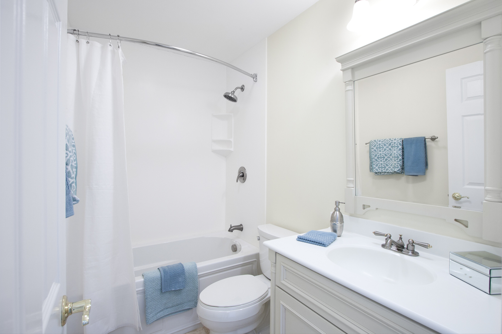 422 Vly Vw Road Lake Barrington, IL 60010 - Photo 22 of 34