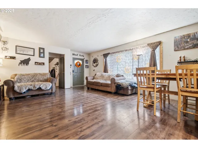 $422,000 | 1015 East Cascade Drive, North Bonneville, WA 98639