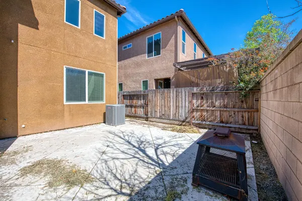 $390,000 | 1286 Piazza Lane, Clovis, CA 93612