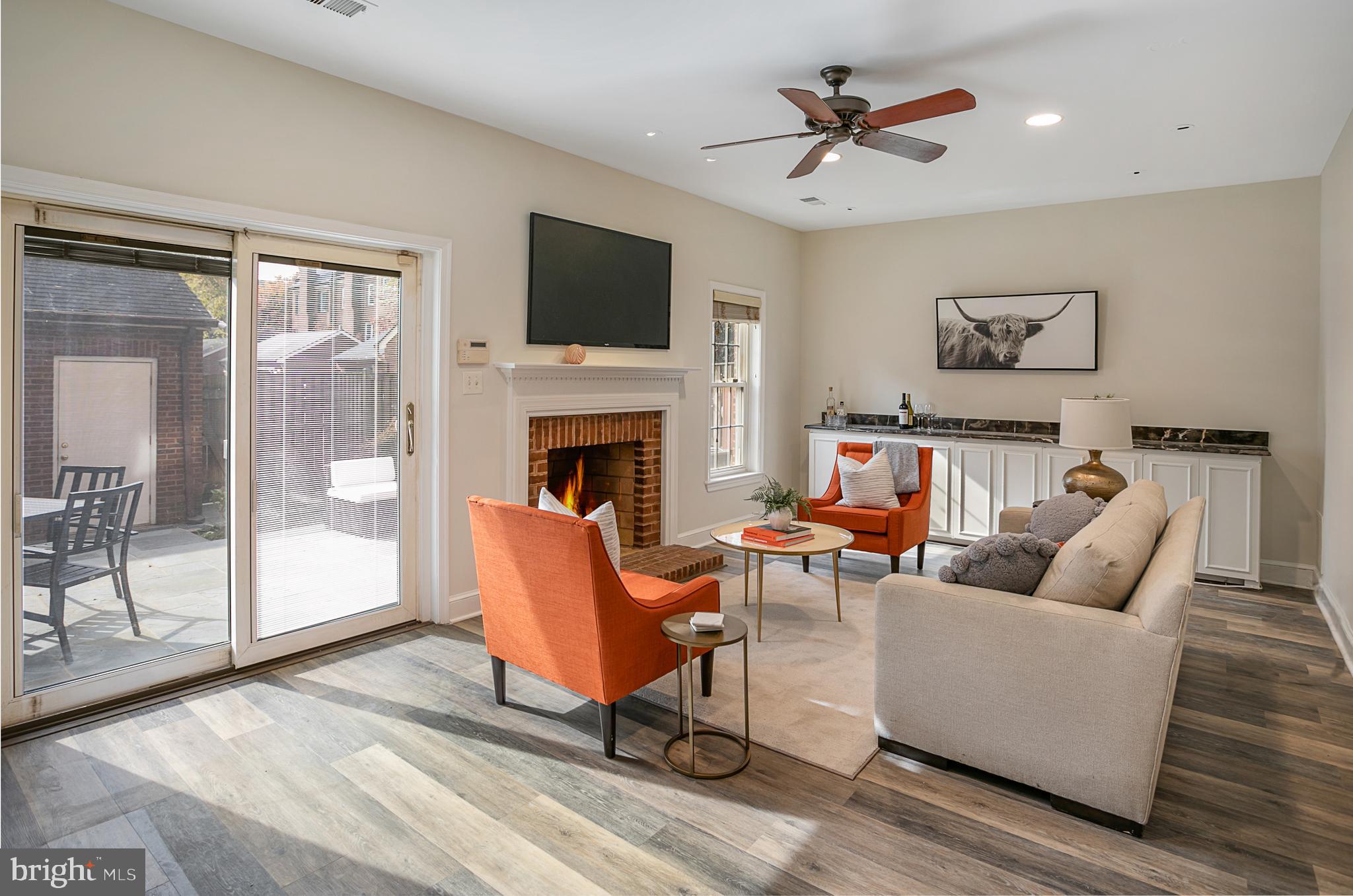 3548 Reservoir Road Northwest Washington, DC 20007 - Photo 22 of 29 Family Room