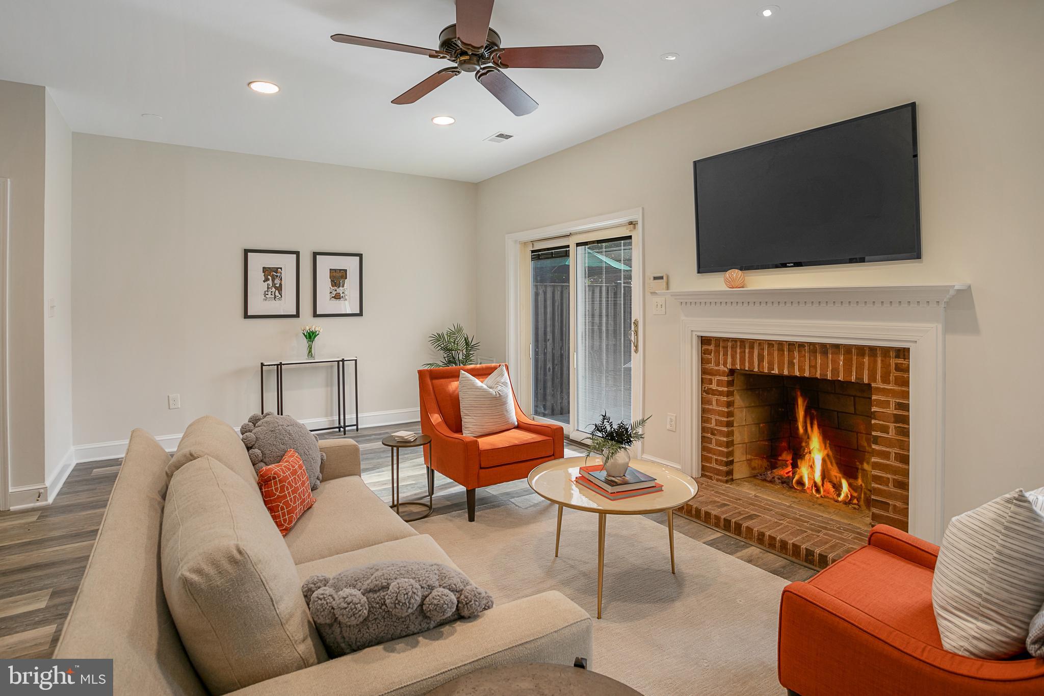 3548 Reservoir Road Northwest Washington, DC 20007 - Photo 23 of 29 Family Room