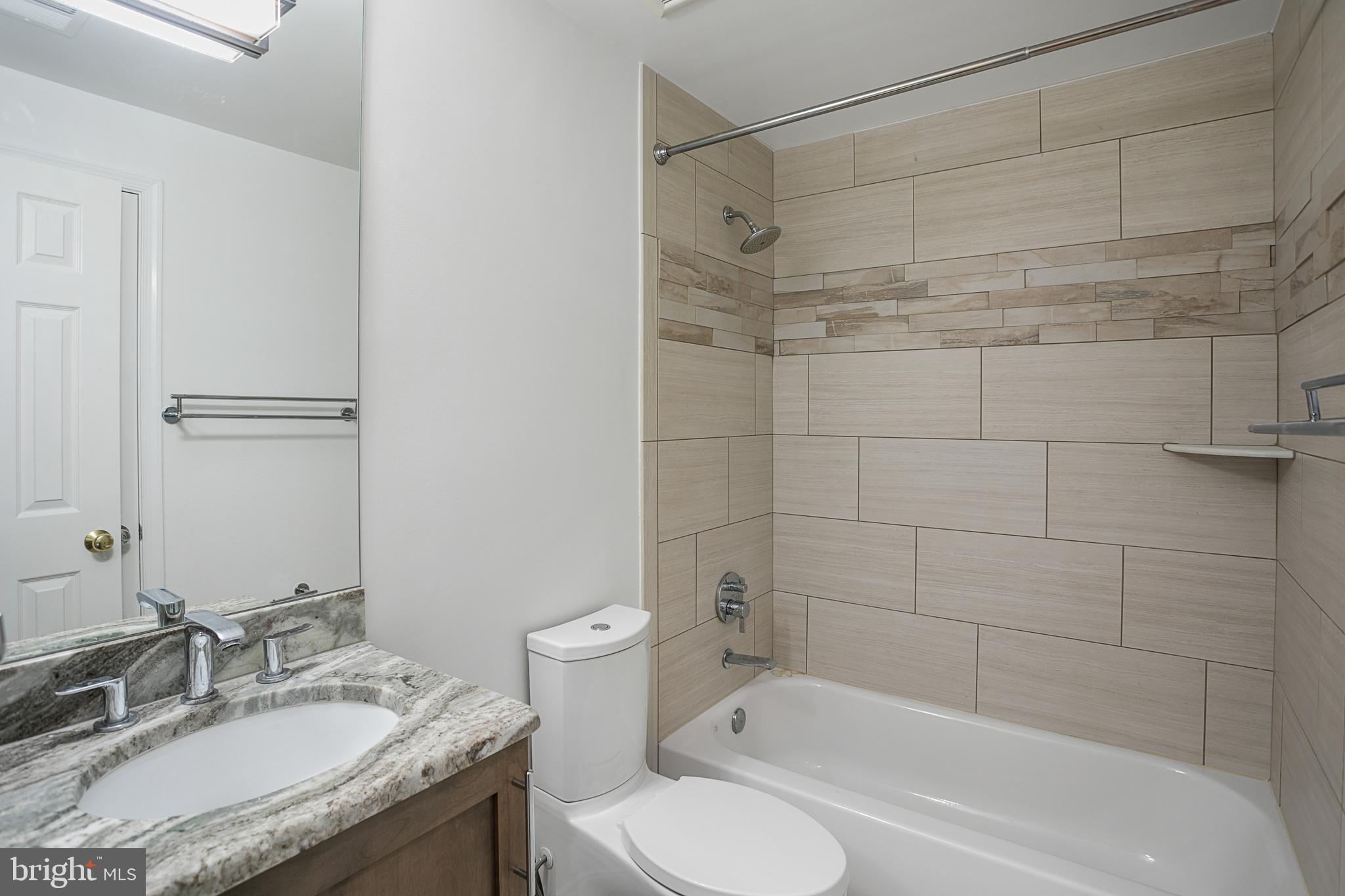 3548 Reservoir Road Northwest Washington, DC 20007 - Photo 25 of 29 Bathroom