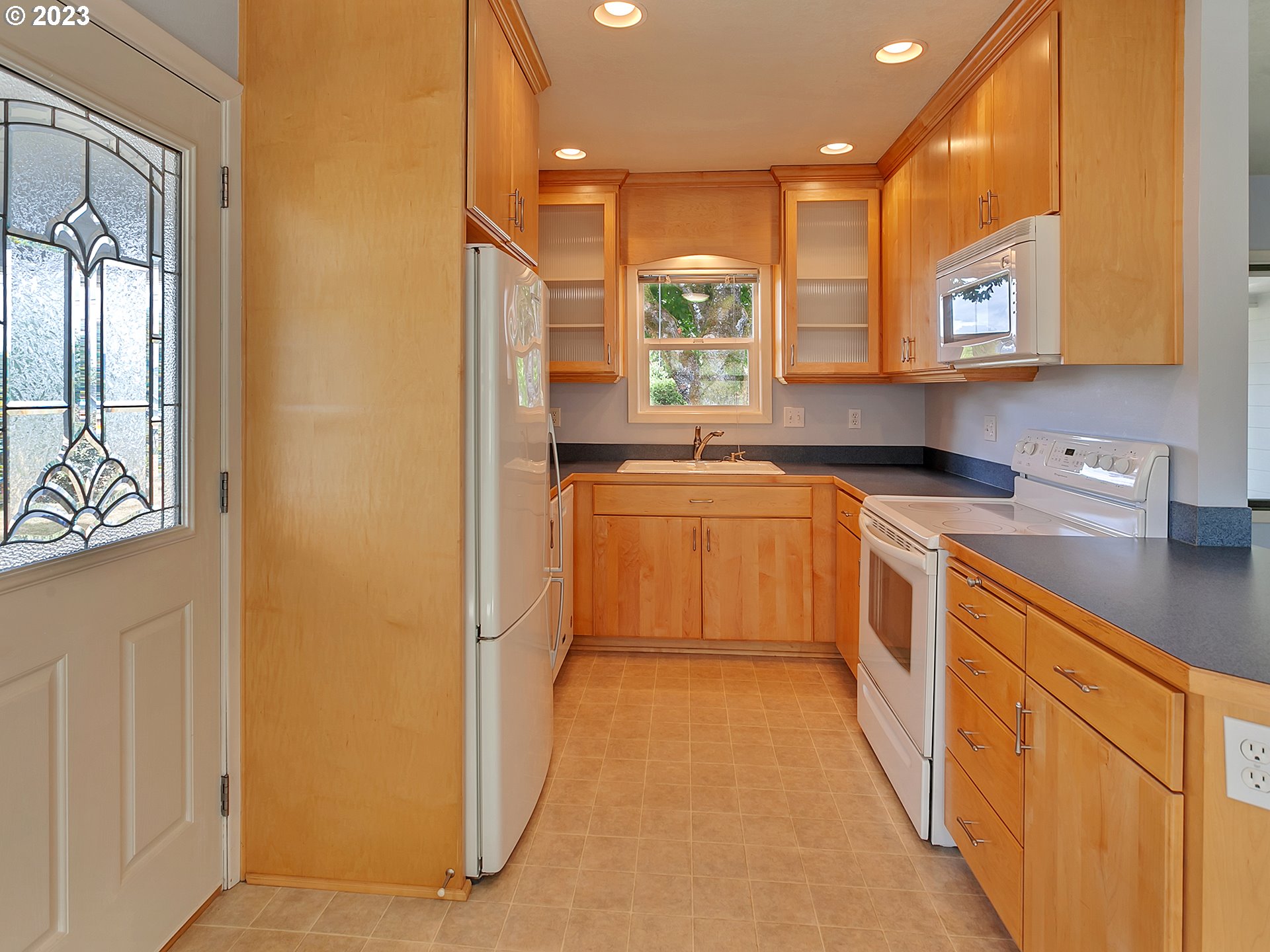 406 3rd Street Gaston, OR 97119 - Photo 4 of 28 Gallery Image 4