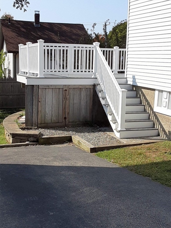 35 Manomet Road Weymouth, MA 02191 - Photo 3 of 24