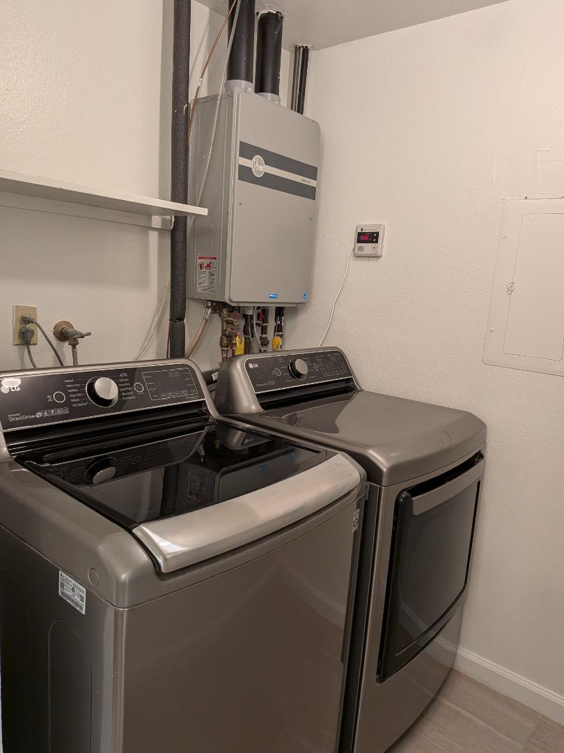 217 Ada Avenue, Unit 45 Mountain View, CA 94043 - Photo 11 of 43 a close up of a stove top oven