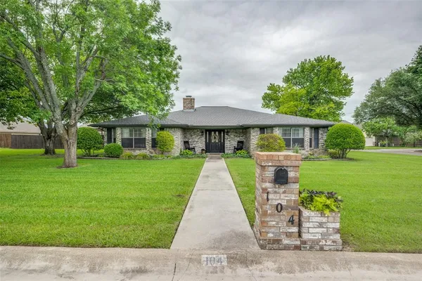 $489,900 | 104 Brookview, Decatur, TX 76234