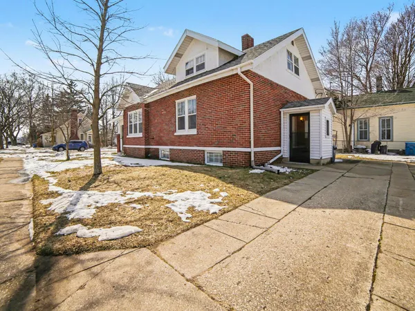 $229,000 | 409 East Foster Street, Ludington, MI 49431