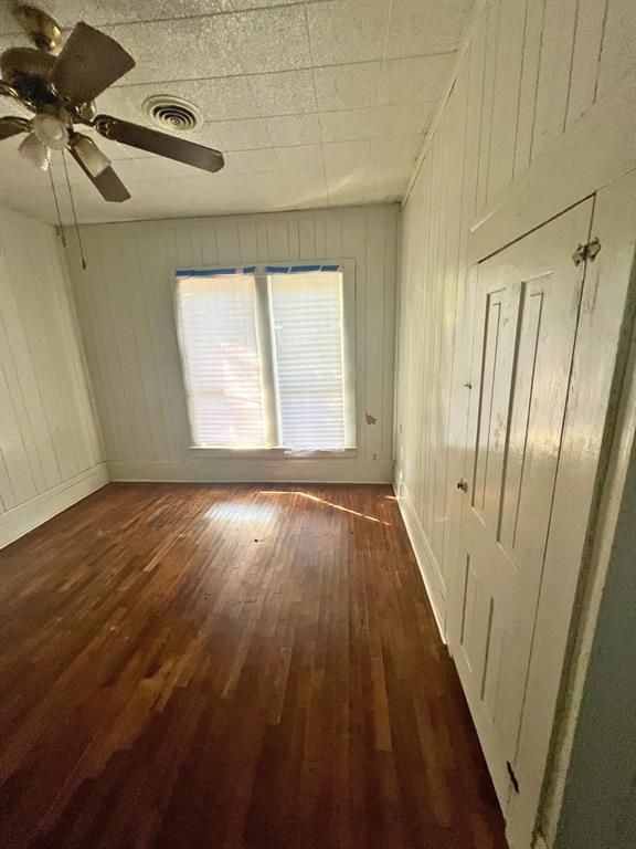 728 Ritchey Street Gainesville, TX 76240 - Photo 11 of 37
