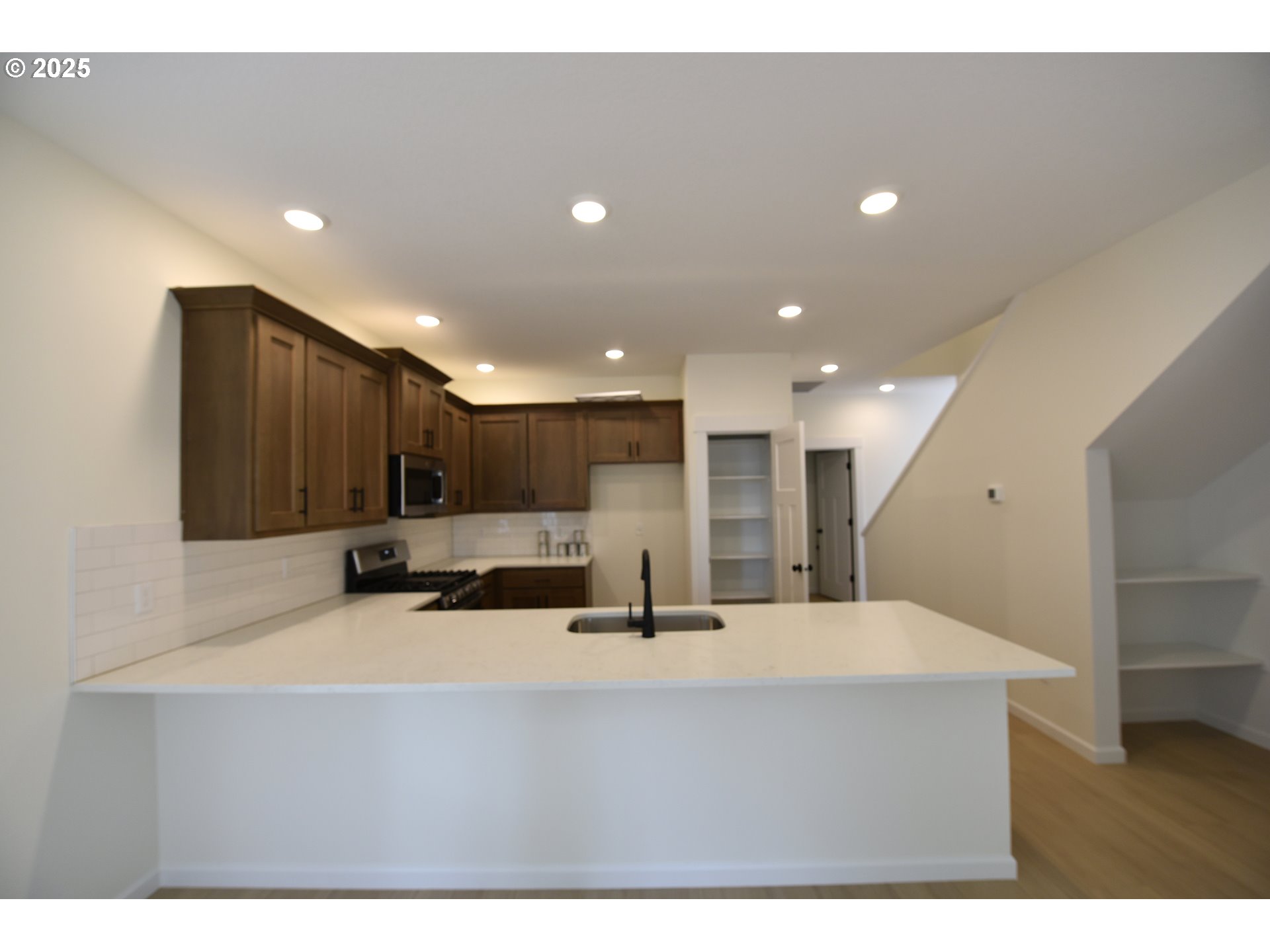 845 Oakleaf Way Silverton, OR 97381 - Photo 14 of 21 Gallery Image 14