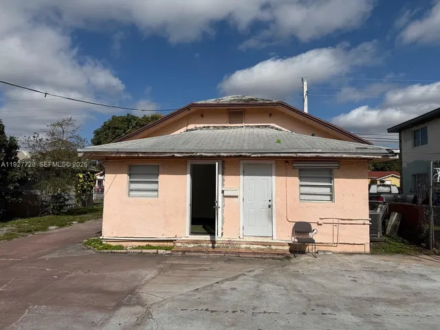 $3,000 | 2978 Northwest 28th Street, Miami, FL 33142