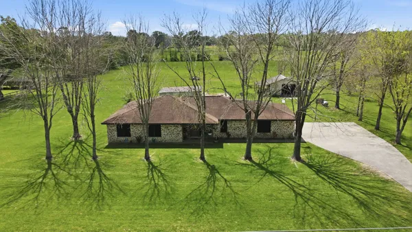$375,000 | 1858 County Road 2066, Hull, TX 77564