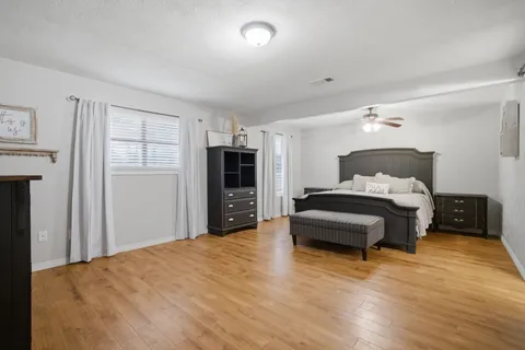 $375,000 | 1858 County Road 2066, Hull, TX 77564