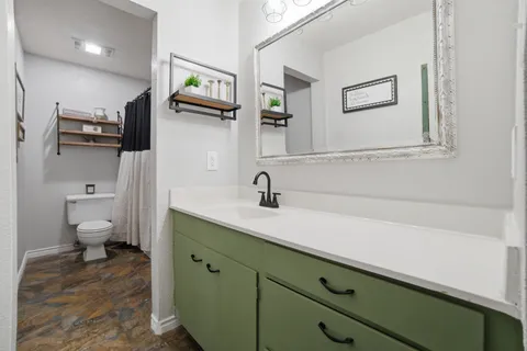 $375,000 | 1858 County Road 2066, Hull, TX 77564