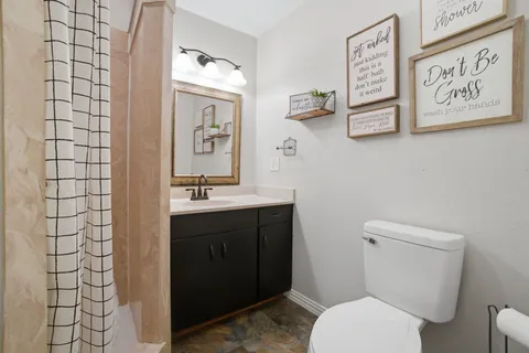 $375,000 | 1858 County Road 2066, Hull, TX 77564