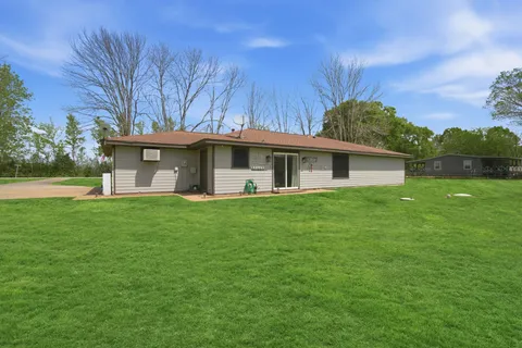 $375,000 | 1858 County Road 2066, Hull, TX 77564