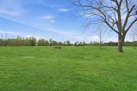 $375,000 | 1858 County Road 2066, Hull, TX 77564