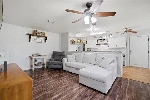 $375,000 | 1858 County Road 2066, Hull, TX 77564