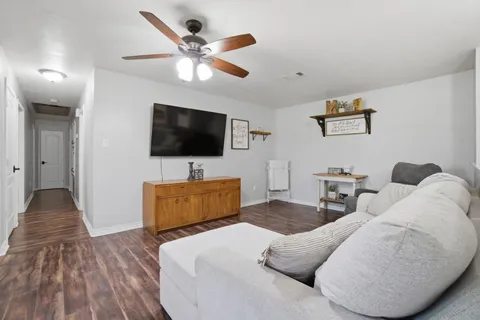 $375,000 | 1858 County Road 2066, Hull, TX 77564