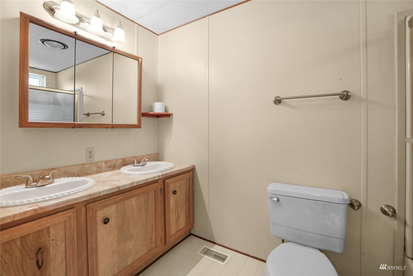 17411 Mountain View Road Northeast Duvall, WA 98019 - Photo 16 of 36 Gallery Image 16