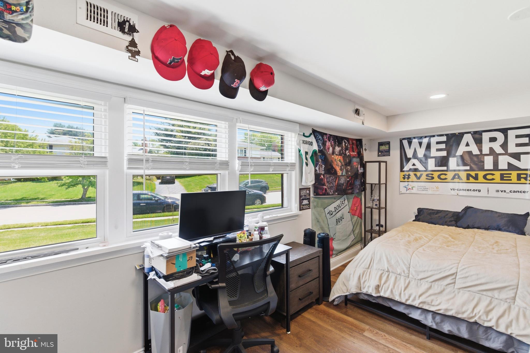 912 Shelley Road Towson, MD 21286 - Photo 20 of 27 a bedroom with a bed and a window