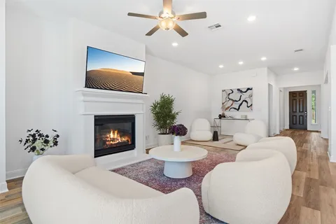 $699,000 | 5713 Alamosa Clearing Drive, Lakeway, TX 78738