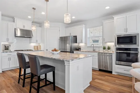 $699,000 | 5713 Alamosa Clearing Drive, Lakeway, TX 78738