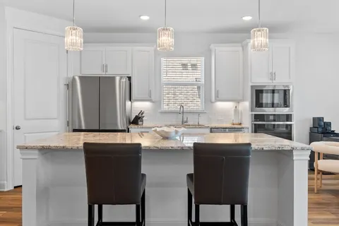 $699,000 | 5713 Alamosa Clearing Drive, Lakeway, TX 78738