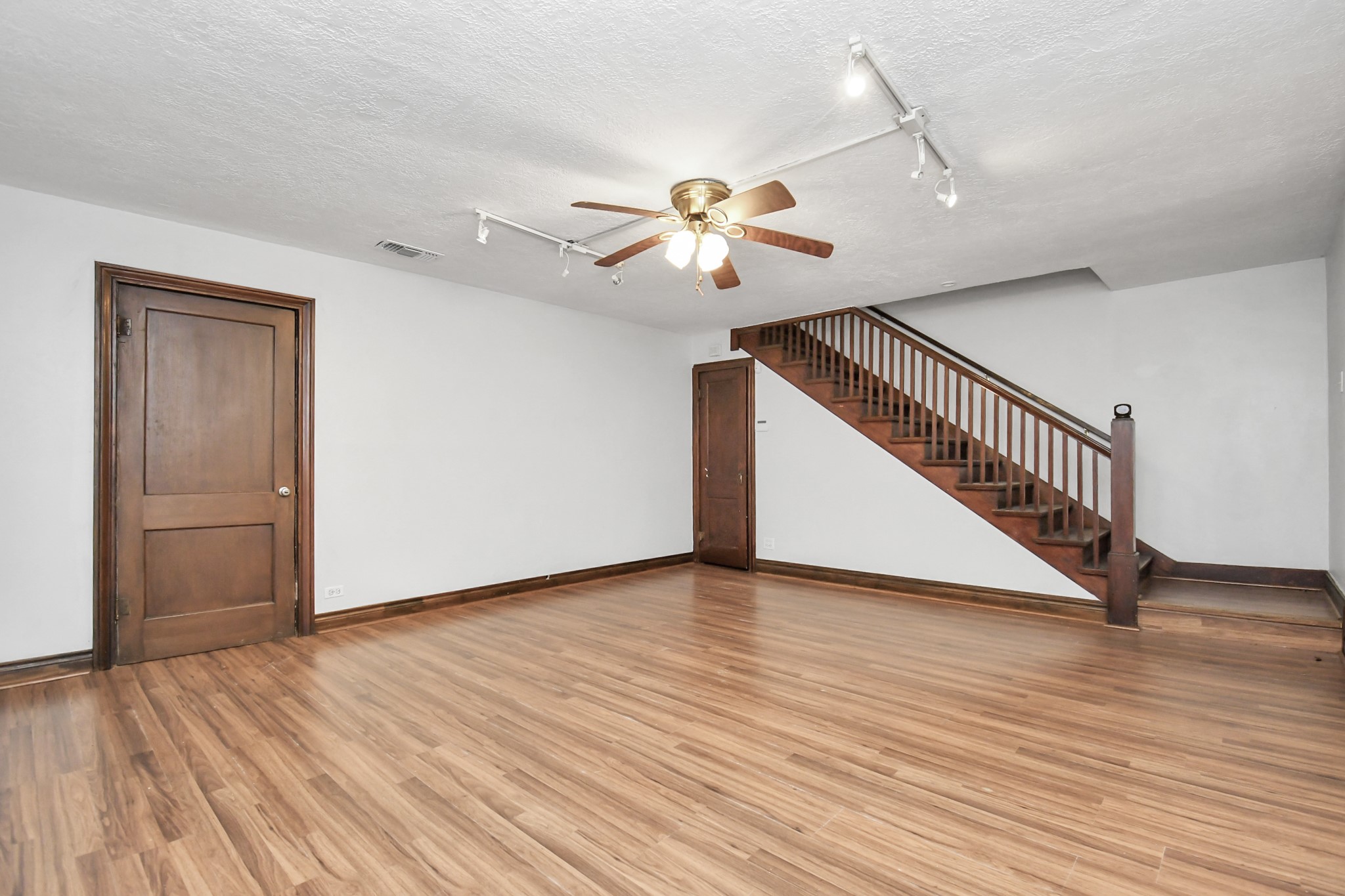 109 Amundsen Street Houston, TX 77009 - Photo 6 of 40