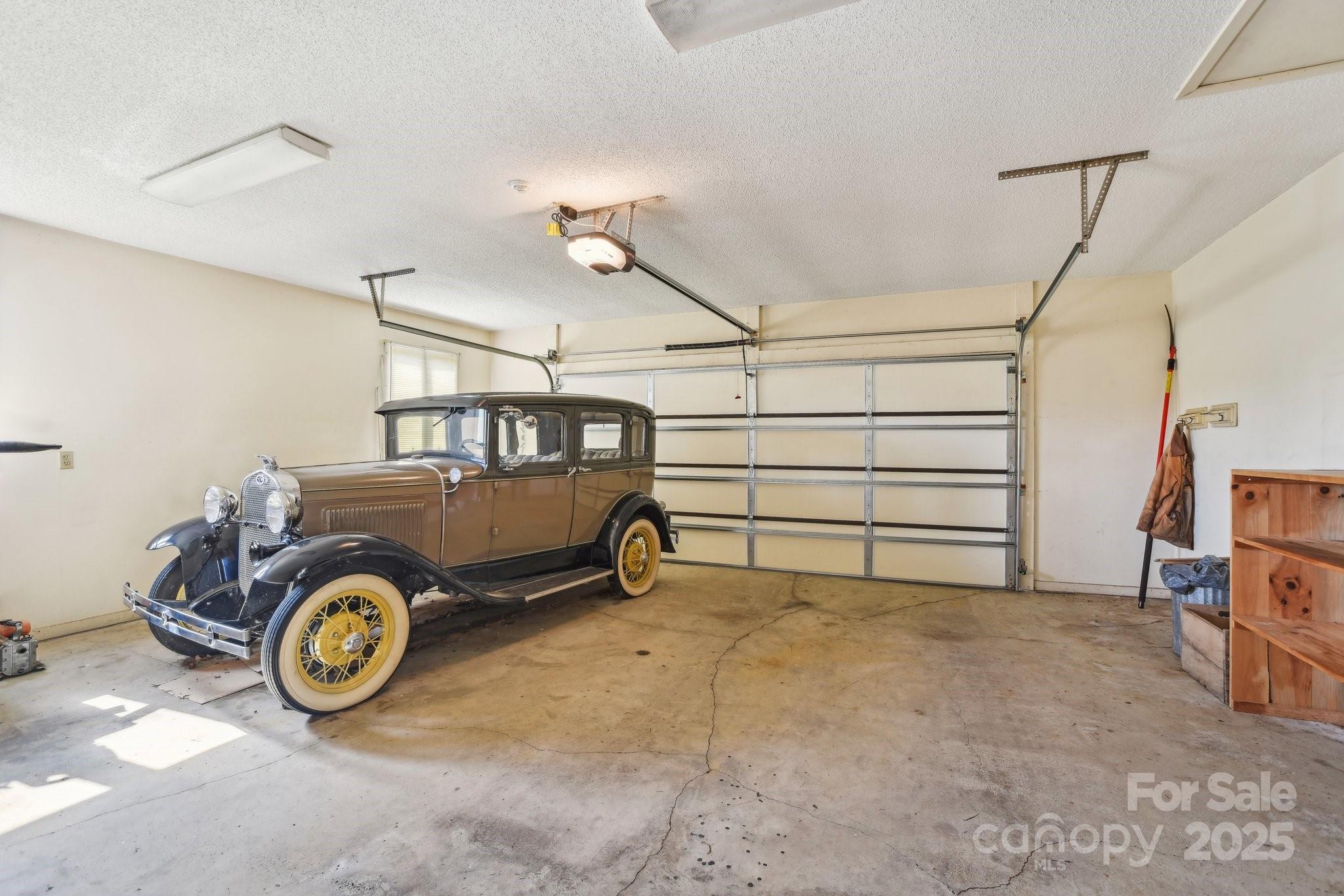 2281 Bearwallow Road Hendersonville, NC 28792 - Photo 28 of 46